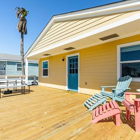 Sunny Daze Walk To Beach 2 Decks Pet Friendly Has A Mini Bar Галвестон Экстерьер фото